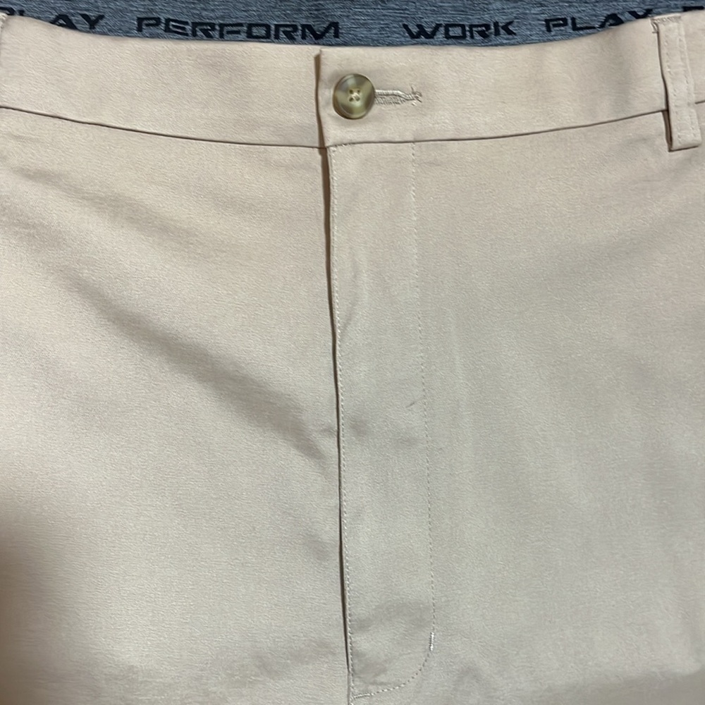⭐️ Round Tree & Yorke Big Man classic fit flat front Khaki shorts- 48B - Picture 4 of 10